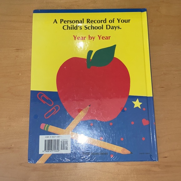 SCHOOL DAYS. An Album For Your Child’s Keepsakes - Picture 5 of 7